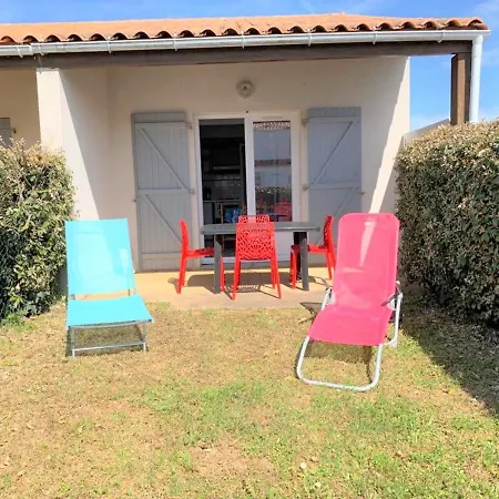Maison De Vacances Pres Plage Et Commerces Avec Jardinet, Parking Prive Et Equipements Complets - Fr-1-22-165 La Tranche-sur-Mer Exterior photo