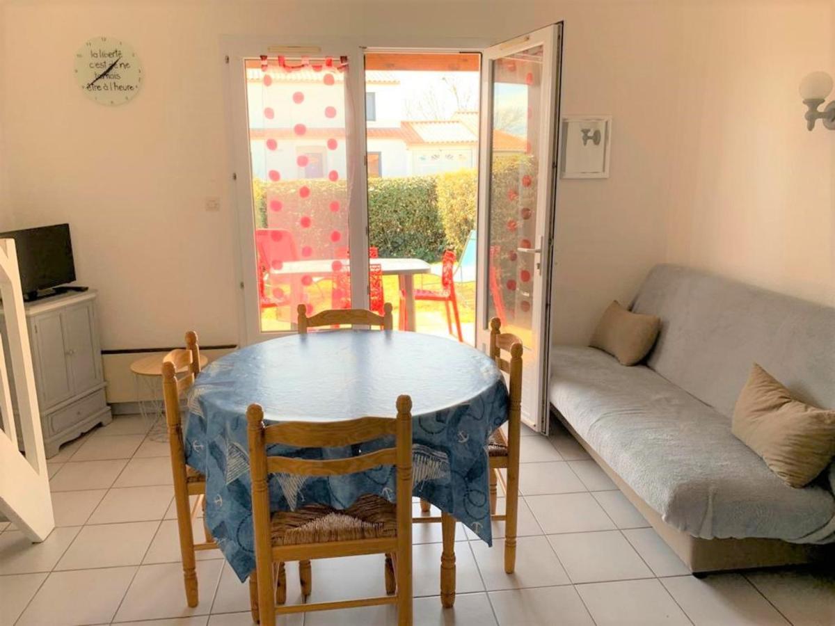 Hébergement de vacances Maison La Tranche-sur-mer, 2 Pièces, 2 Personnes - Fr-1-22-165 *